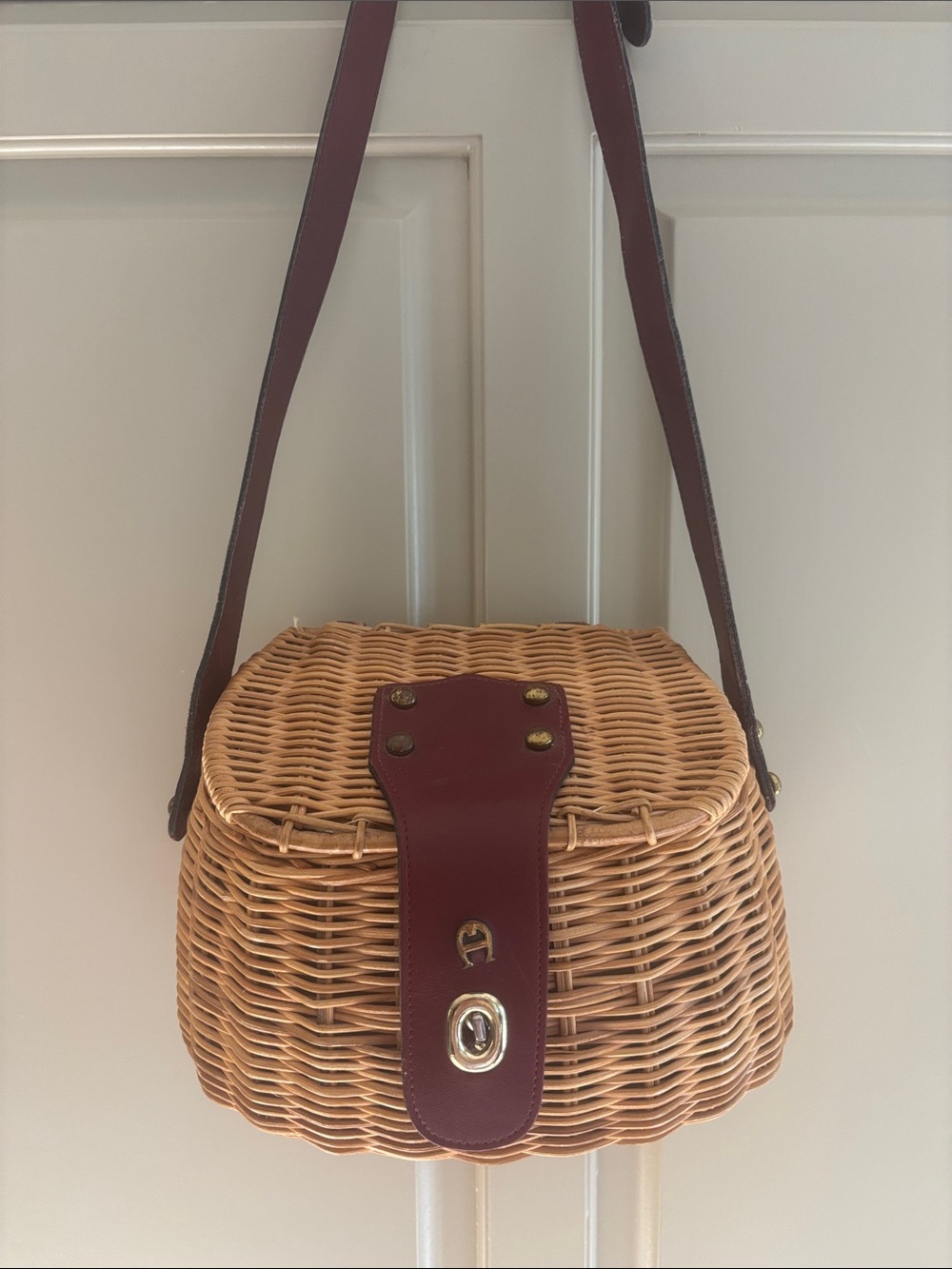 Vintage Wicker Crossbody Bag with Burgundy Leather Trim